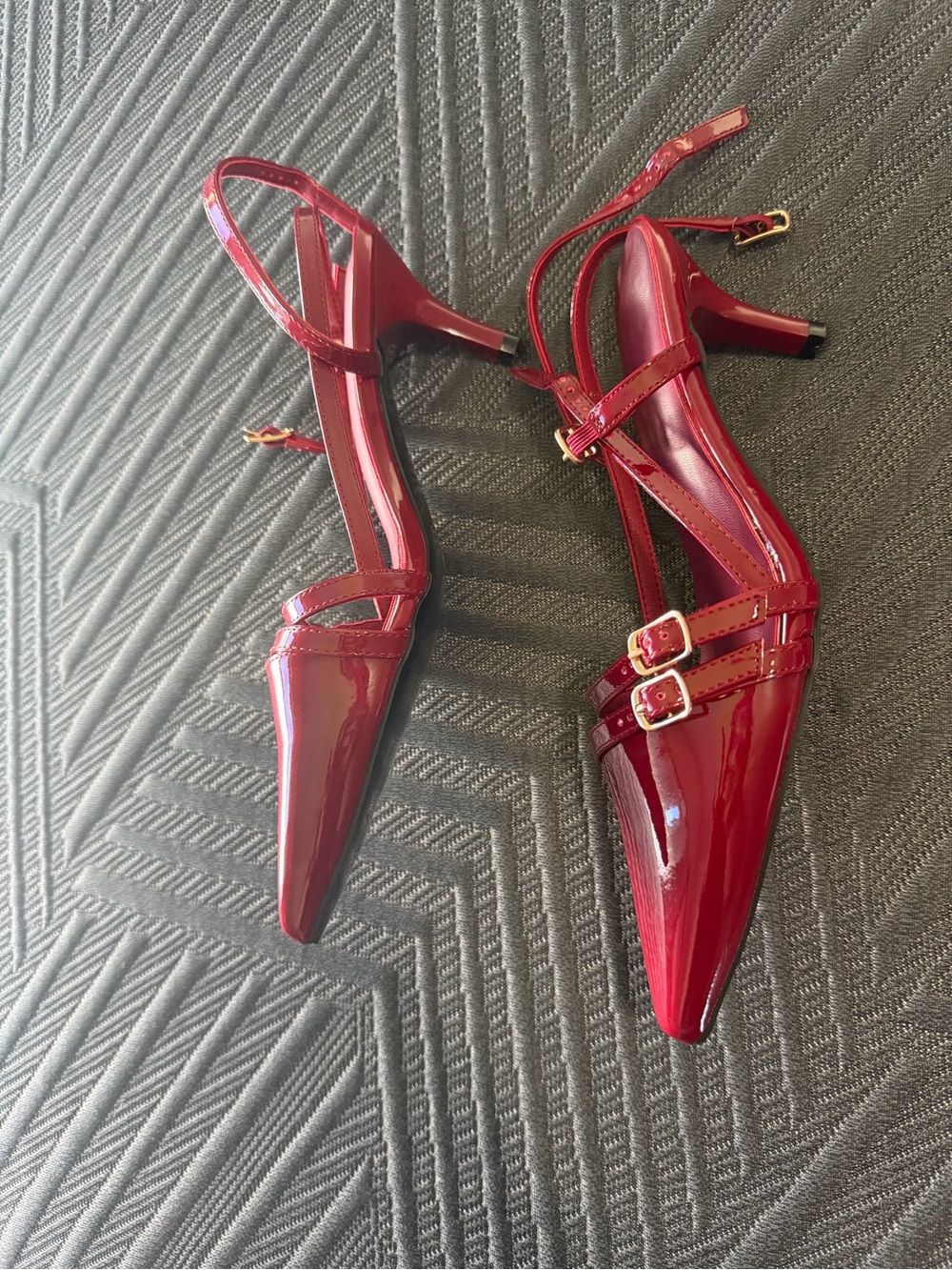 Marrón Patent Pointed-Toe Slingback kitten heels - Picture 5 of 5